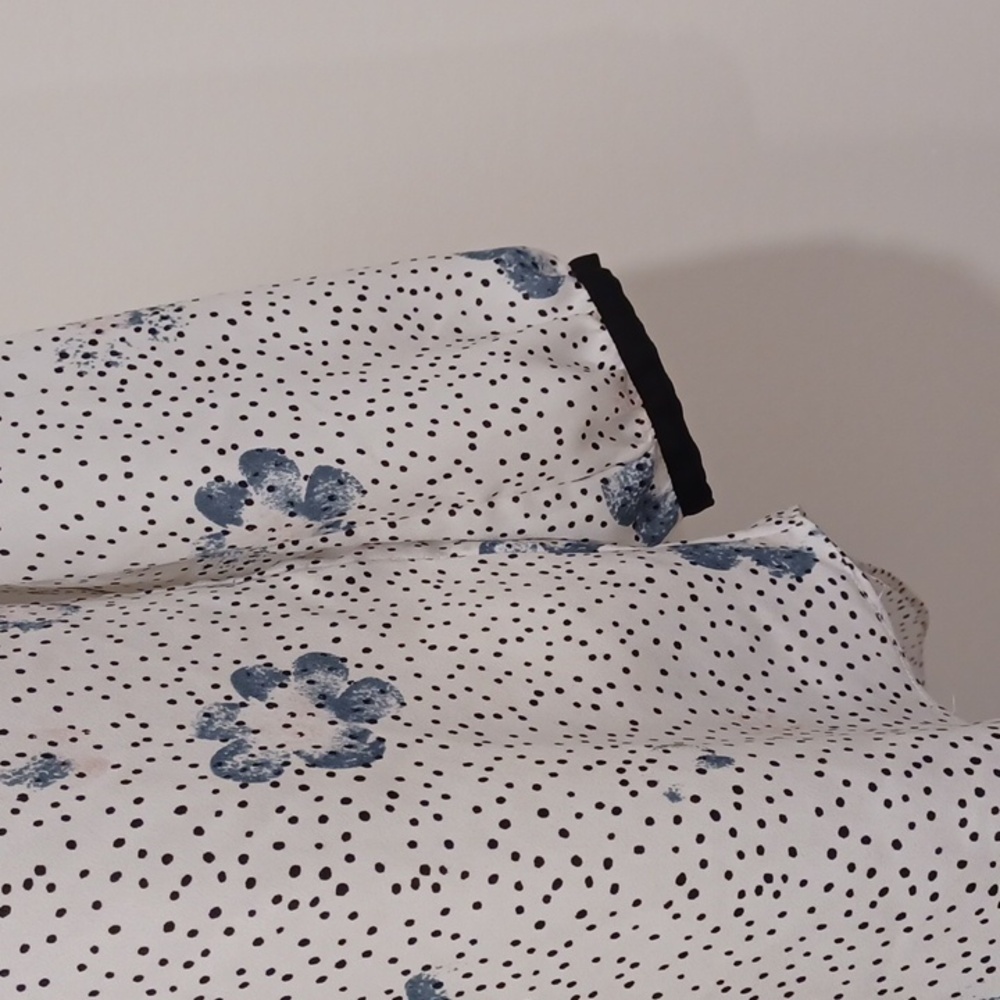 RW&CO Semi Sheer Dot & Floral Round Neck Blouse- Sz. Sm - Picture 7 of 12